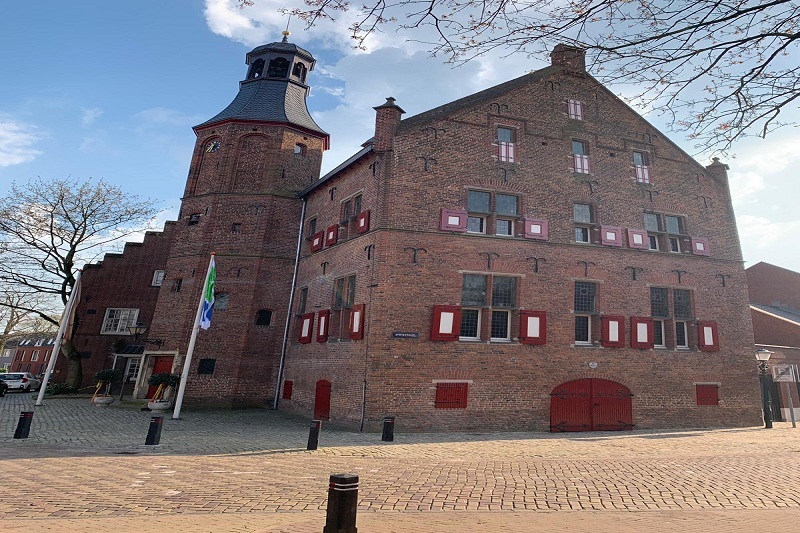 In de voetsporen van Adela en Bladerik